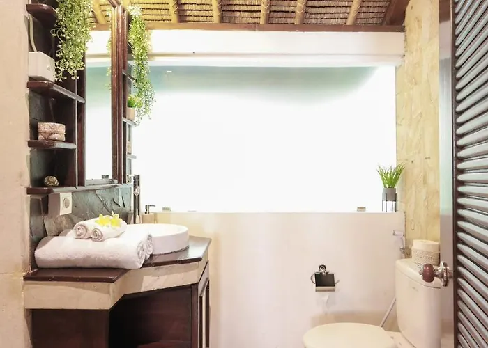 Tunjung Batubelig Bed & Breakfast 4*
