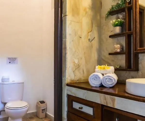 Bed & Breakfast Tunjung Batubelig 4*